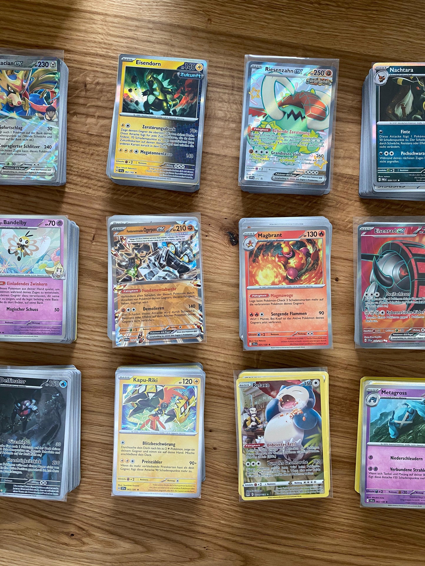 200 Pokémon Karten | Sammlung mit 200 Karten inkl. 40 Holokarten | Deutsch