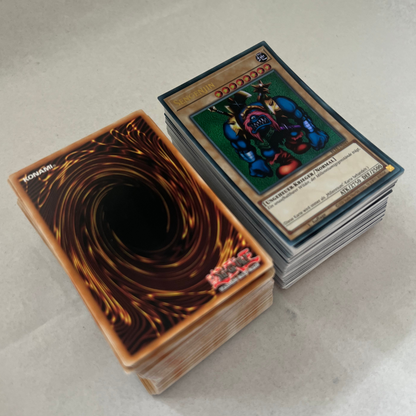 200 Yu-Gi-Oh Karten | Sammlung mit 200 Karten inkl. 20 Holokarten | Deutsch